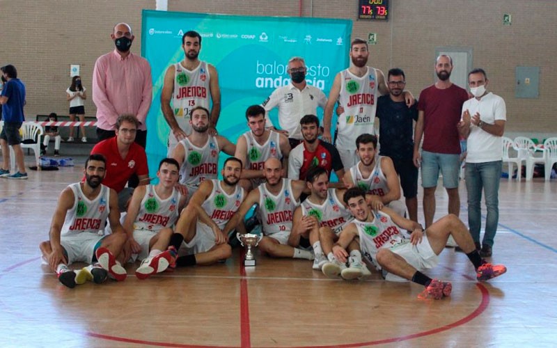 Jaén CB alza el trofeo de campeón de la Copa Delegación 2021