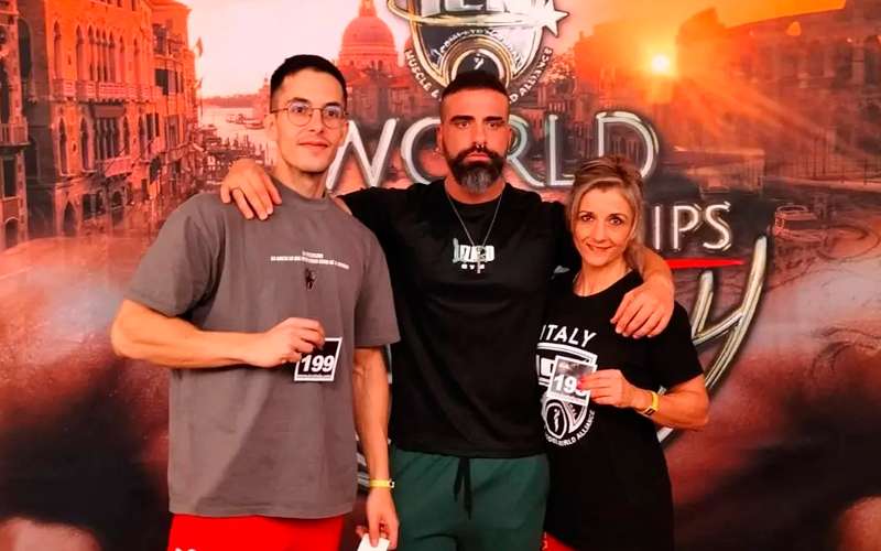 Notable papel de Elena Troyano y Antonio Ruiz en el Mundial de Fisioculturismo y Fitness