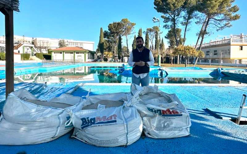 El Ayuntamiento de Martos acomete mejoras en la piscina municipal