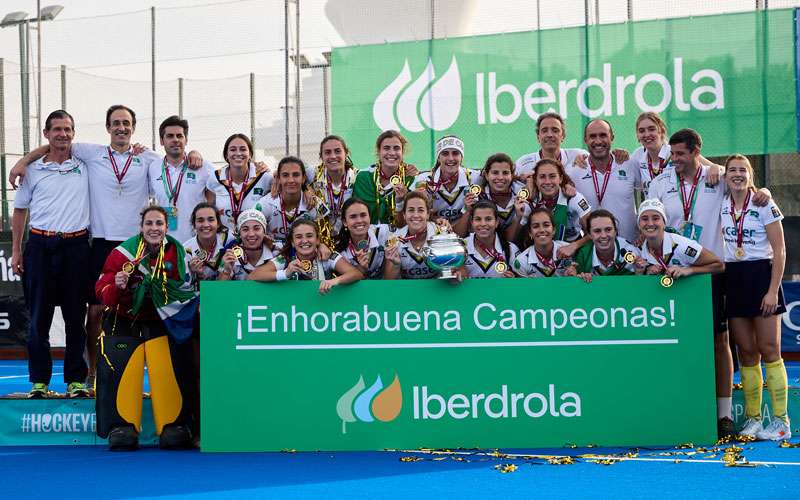 Mª Ángeles Ruiz vuelve a alzarse con la Copa de la Reina de hockey hierba