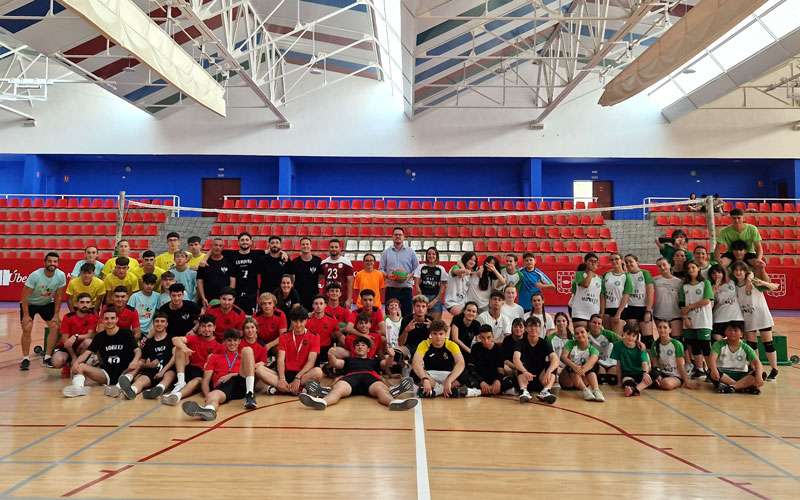 Cierre de temporada al voleibol de Úbeda con un torneo que reunió a medio centenar de participantes