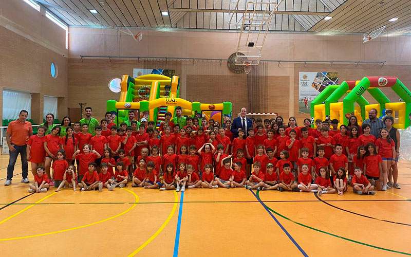 Cerca de 150 menores participan en las escuelas deportivas de la UJA