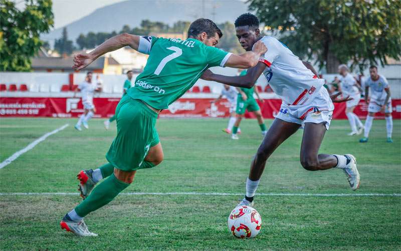 El Real Jaén consigue ante el Martos su primer triunfo de pretemporada