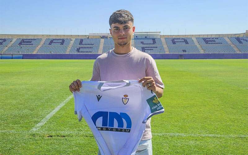 Carrillo se convierte en la duodécima incorporación del Real Jaén