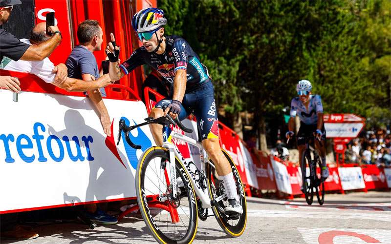 Roglic se impone en las duras cuestas de Cazorla