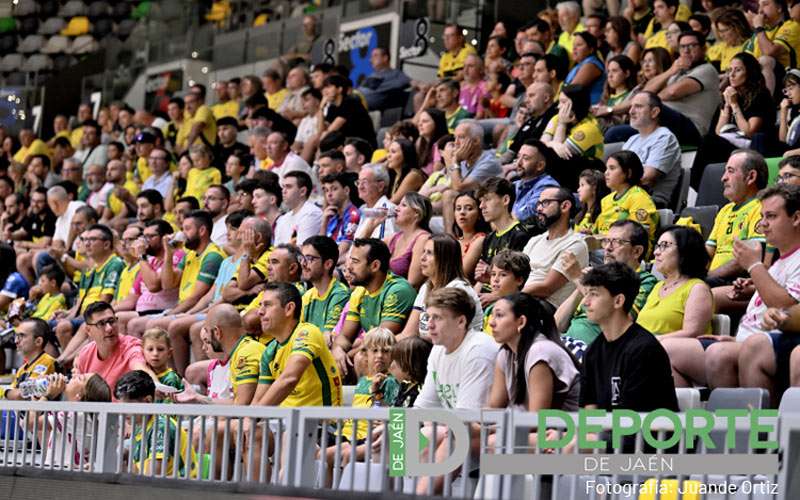 La afición en el Olivo Arena (XIII Trofeo del Olivo)