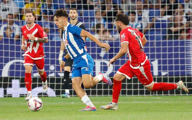 Primera victoria del Espanyol de Aguado; derrota arrolladora del Valladolid de Sánchez