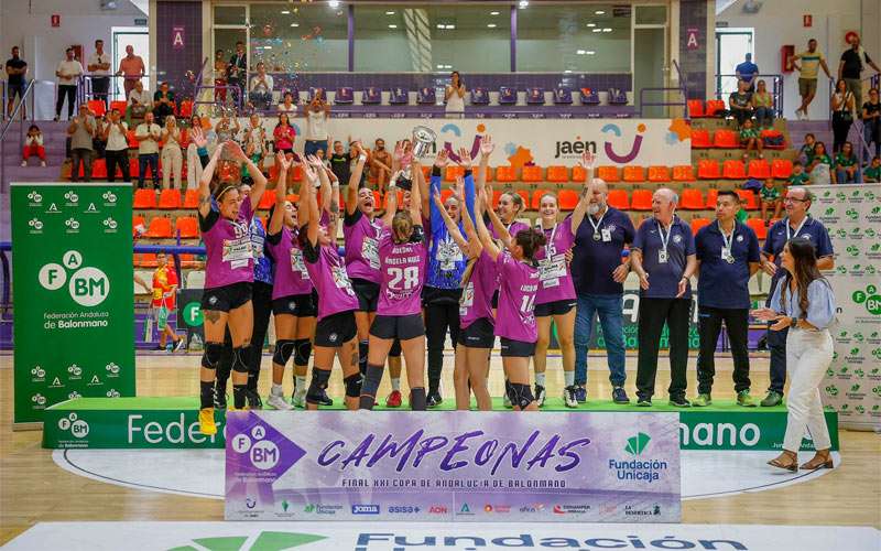 Salma Adesal Córdoba se corona en Jaén como campeón de la Copa de Andalucía de balonmano femenino