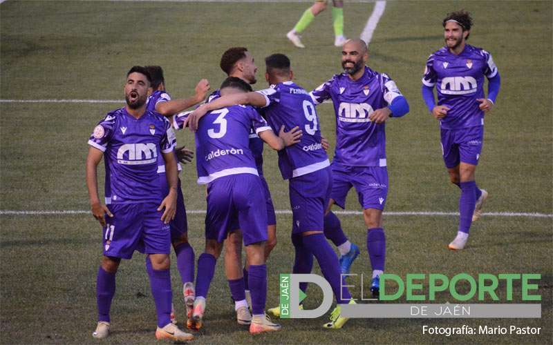 El Real Jaén echa el cerrojo ante el Torre del Mar para sumar el sexto triunfo consecutivo