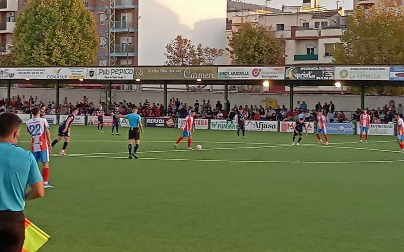 Empate sin goles entre Torredonjimeno y Torreperogil