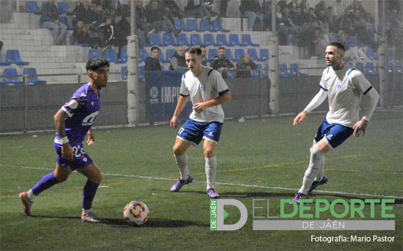 El Real Jaén no encuentra el camino del gol ante El Palo