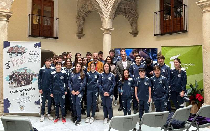 Reconocimiento de la Diputación al CN Jaén por su éxito en el Andaluz Infantil-Junior