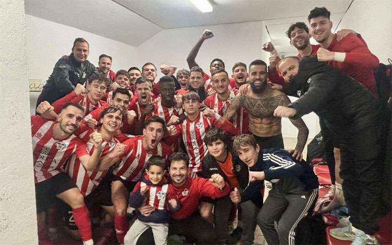 El Atlético Porcuna se regala una goleada en Motril para recibir el nuevo año