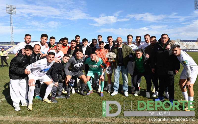 El Real Jaén se hace con el XL Trofeo del Olivo