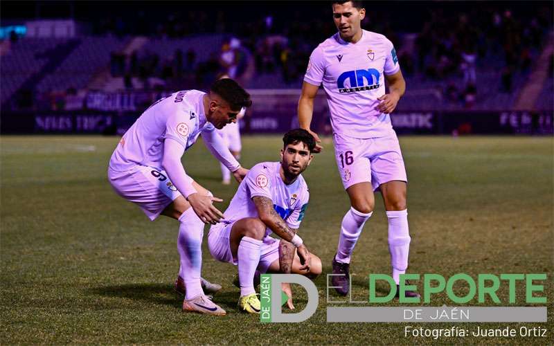 Óscar Lozano rescata al Real Jaén en el estreno de Manolo Herrero