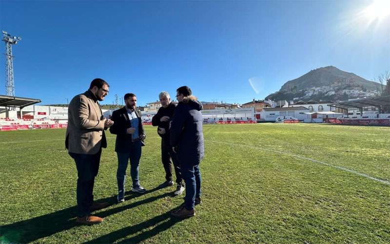 El Ayuntamiento de Martos inicia los trámites para mejorar la iluminación del campo de futbol