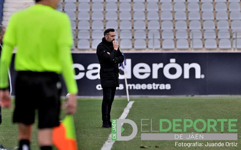 Herrero: «El partido ante el Torre del Mar es el espejo en el que mirarnos»