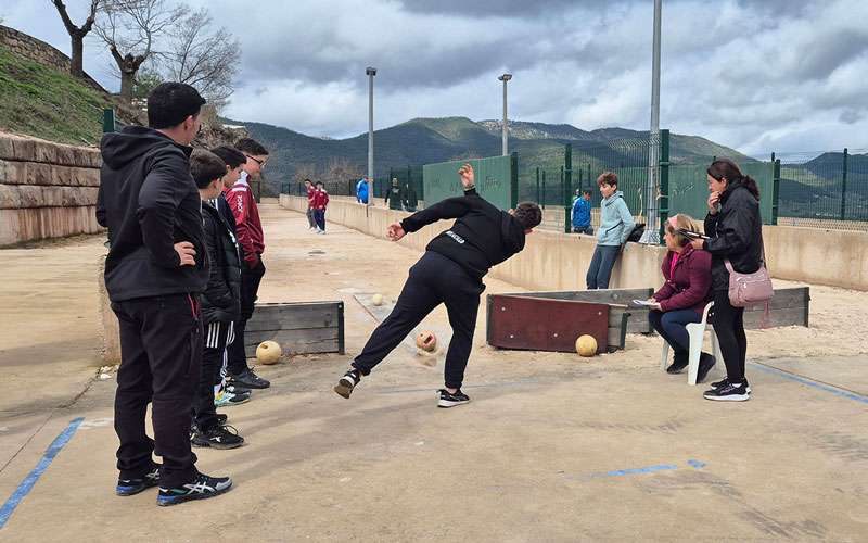 Hornos de Segura acogió el inicio de la temporada del bolo andaluz