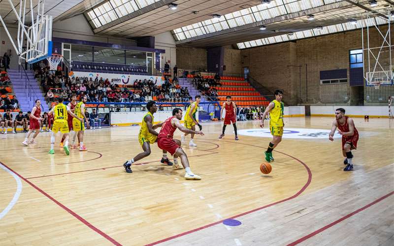 Jaén FS Basket se lleva el derbi ante el Jaén CB