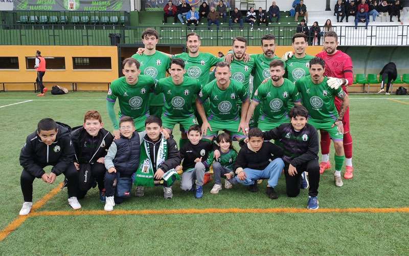 El Atlético Mancha Real cae en casa frente al Torre del Mar