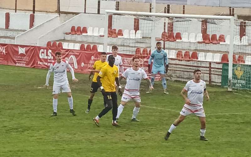 Reparto de puntos entre el Martos CD y el FC Marbellí